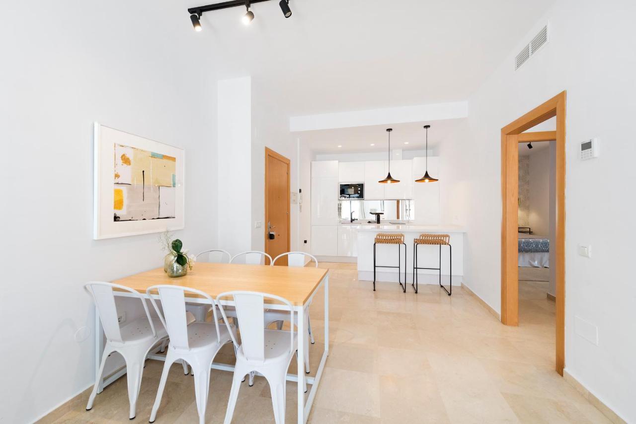Orange Square Apartment *